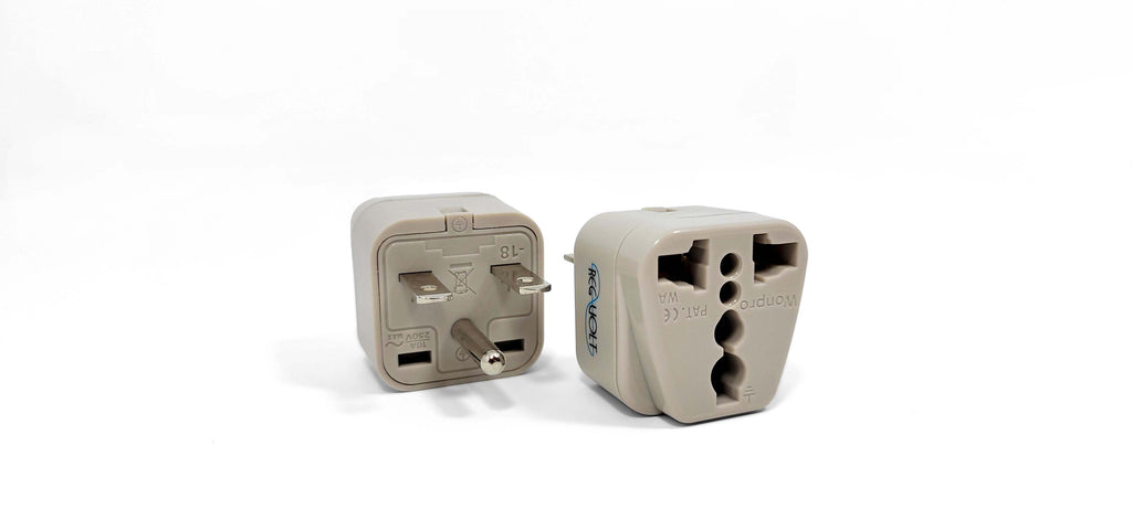 International Plug Adapter 6-15 Plug to Universal Receptacle